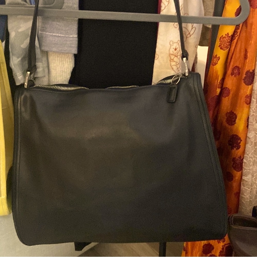 🔥Coach Black Cowhide Leather Shoulder Bag. Excellent Used Condition. - Picture 2 of 12